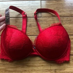 VS red lacy bra